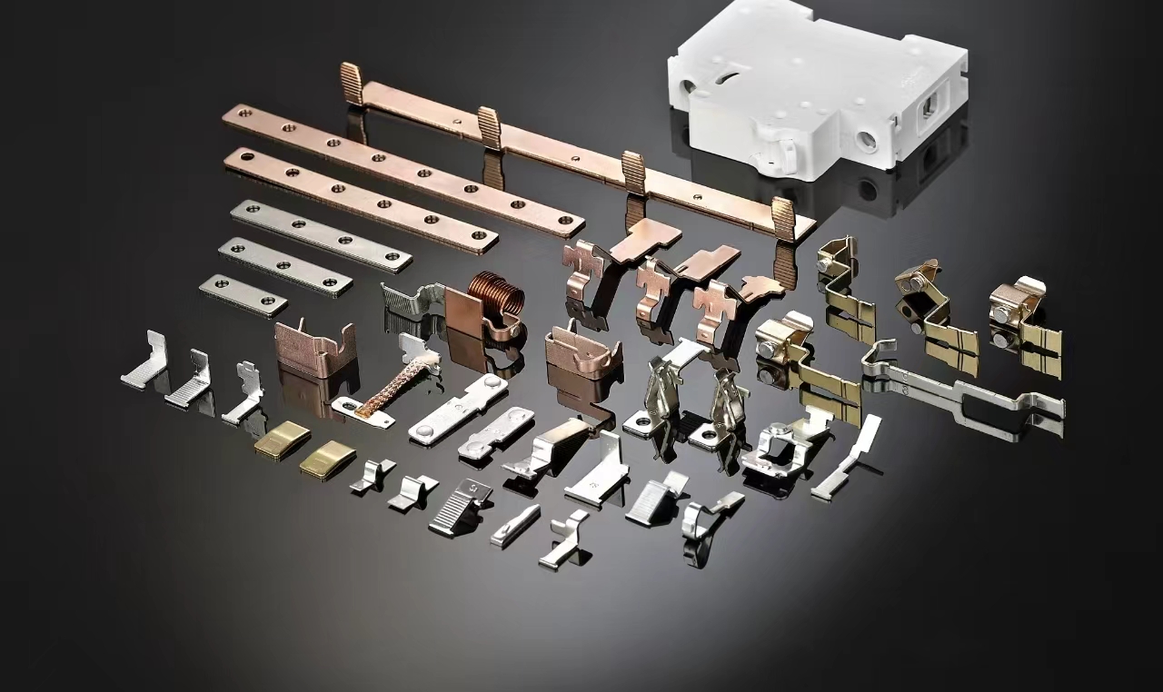 Low-voltage breaker component range